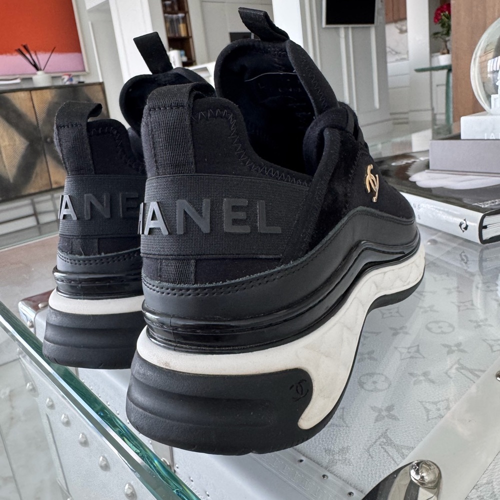 Chanel 🖤 Mint! Black and White Sneakers Sz 38 Whole Package - Picture 10 of 14
